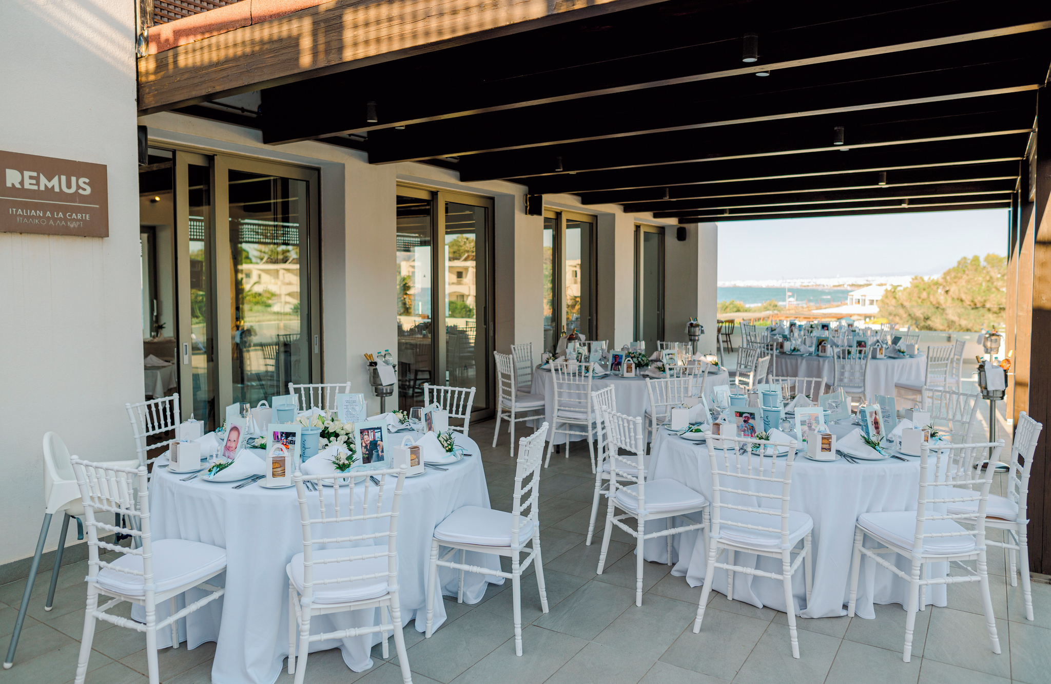 //www.jet2holidays.com/-/media/assets/wedding custom overviews/jet2 weddings images 101025/her_86203_atlantica_akti_zeus_hotel_1025_jet2weddings_06_689x448.jpg